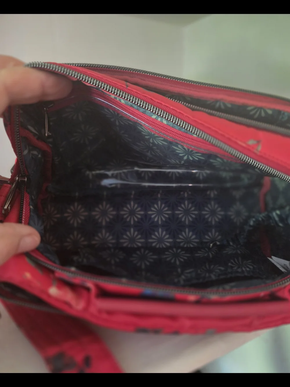 lug trolley crossbody